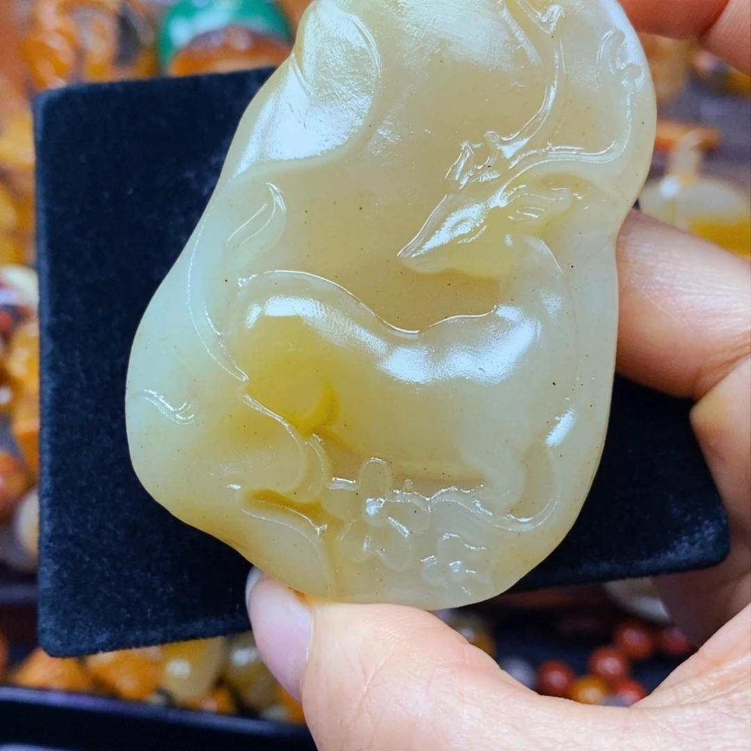 未镶嵌石英质玉（黄龙玉）吊坠(不含链)