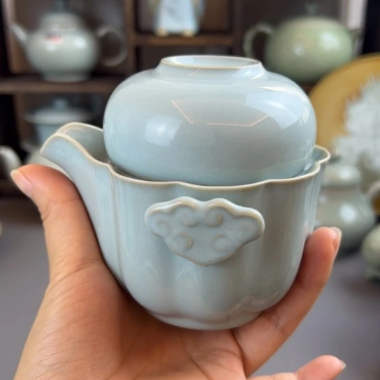 天青手抓壶不带礼盒