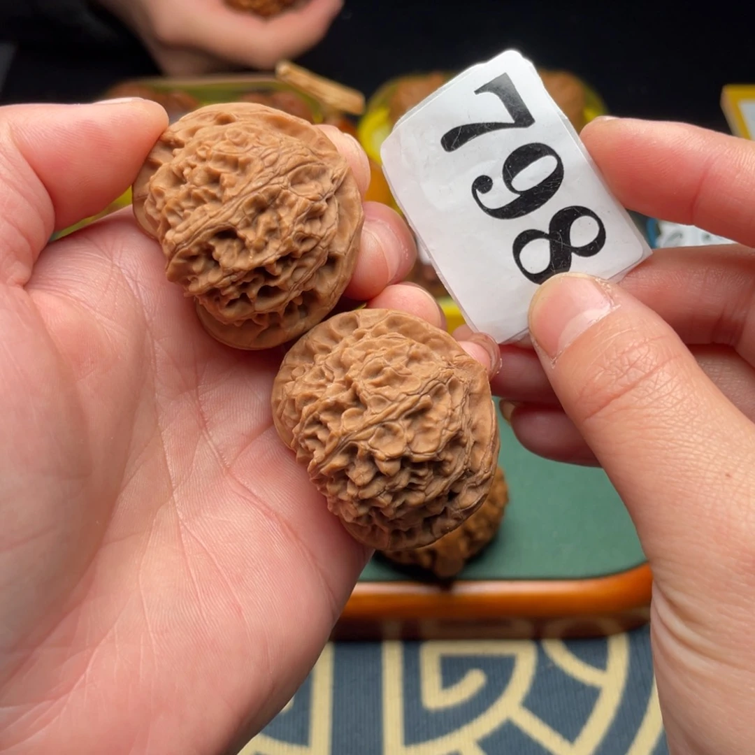 桃核把件39全品宫灯798号