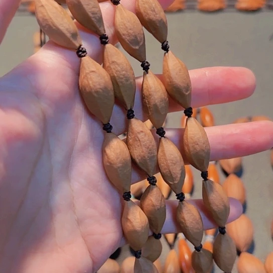 王***十1.1小柳叶脖挂30粒款