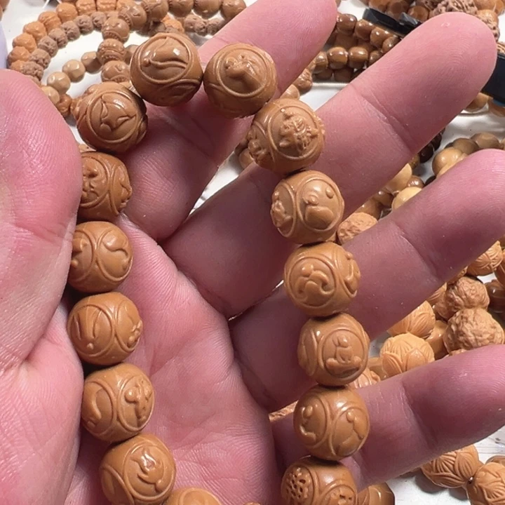 ****叔四面无相佛猴头核桃