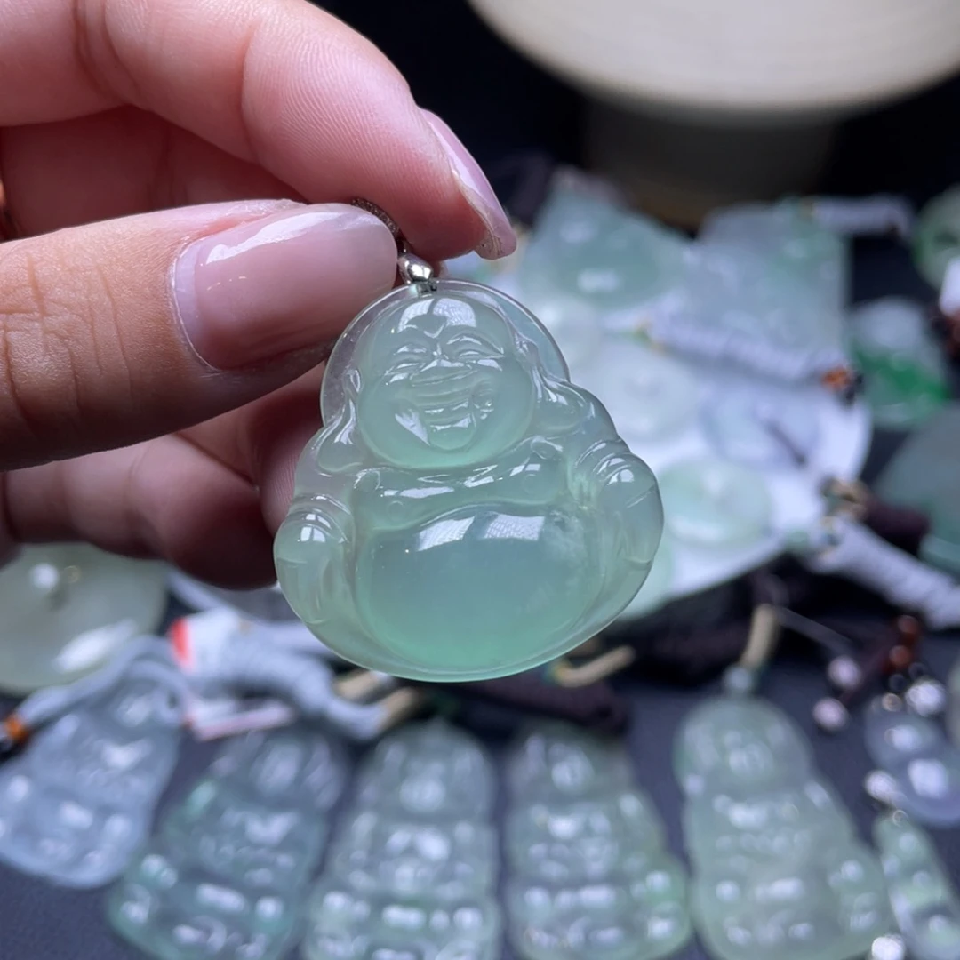颈饰未镶嵌翡翠