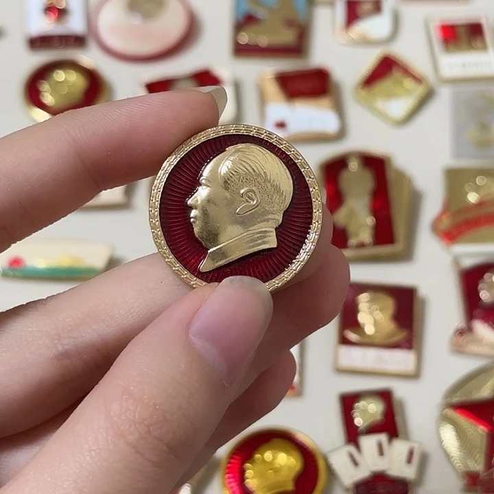 兔***酱红色收藏直播像章