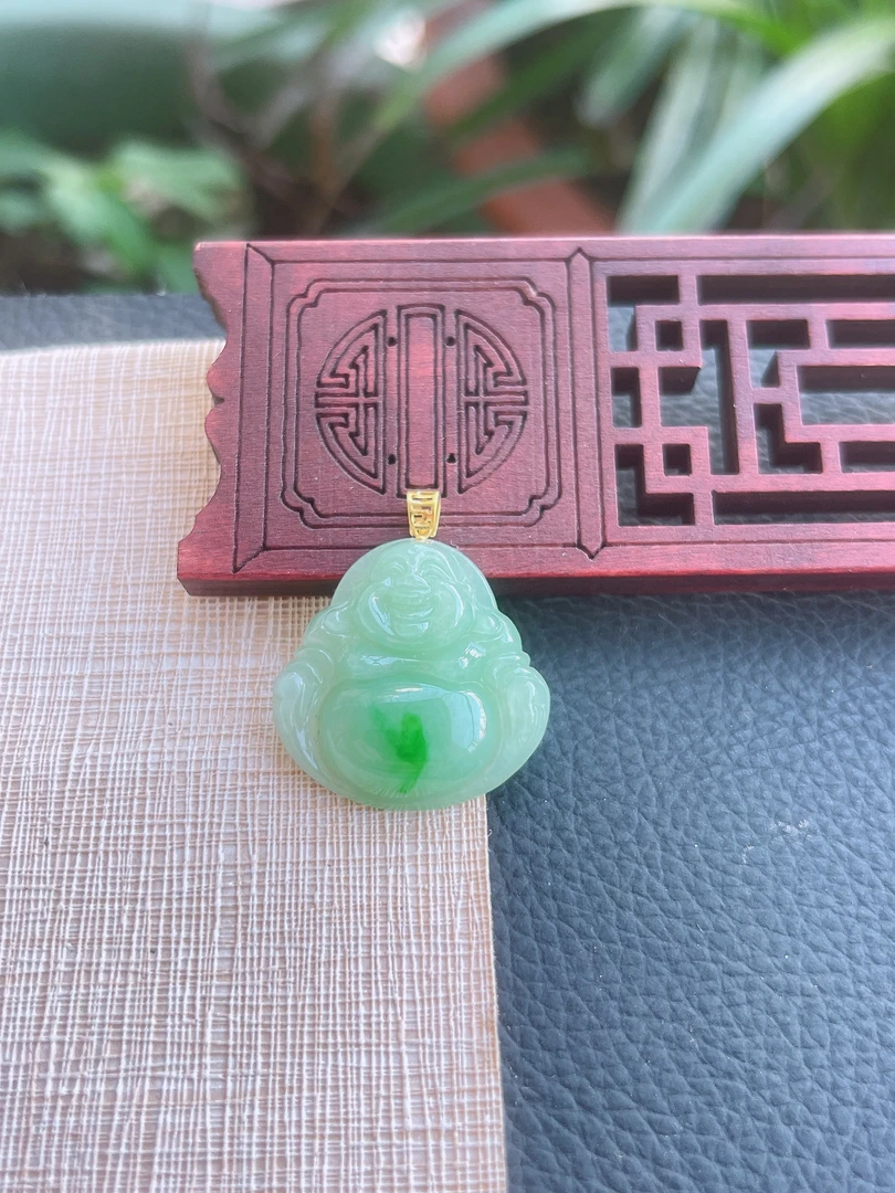 天然缅甸翡翠A货.一刀切满色飘阳绿佛公吊坠.尺寸24.2-24.6-6.2