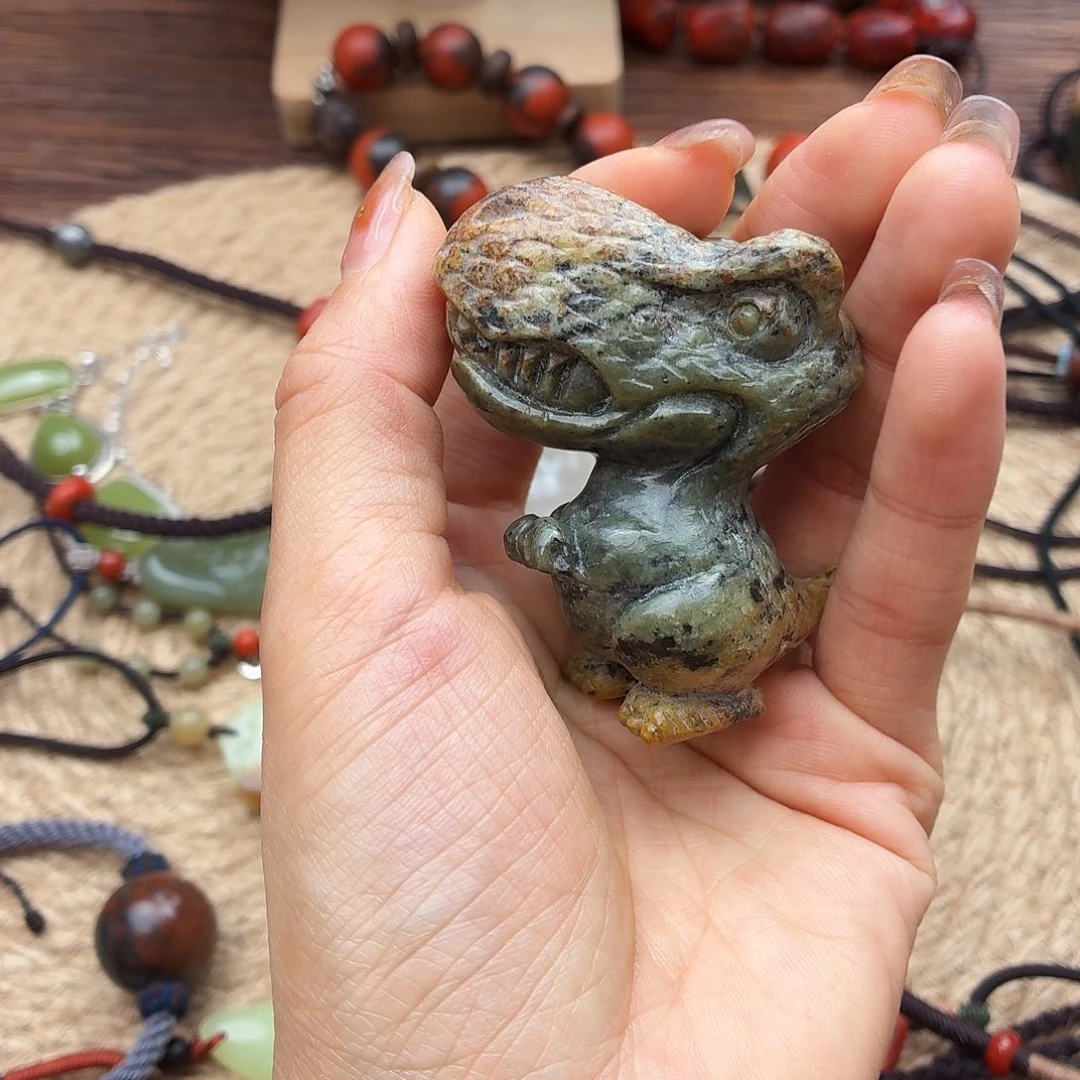 婷***婷和田玉未镶嵌颈饰