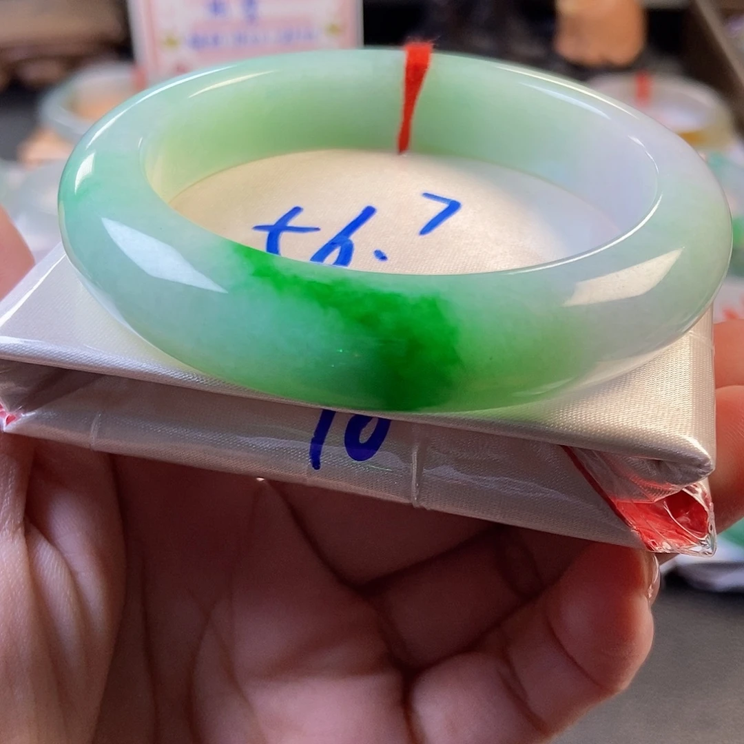 翡翠未镶嵌手镯23白底青