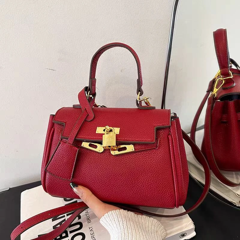 高级感2025新款时尚百搭斜跨小包小众单肩手提包