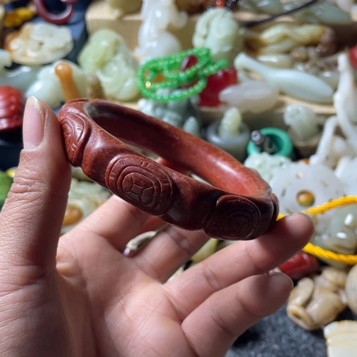 和田玉未镶嵌手镯