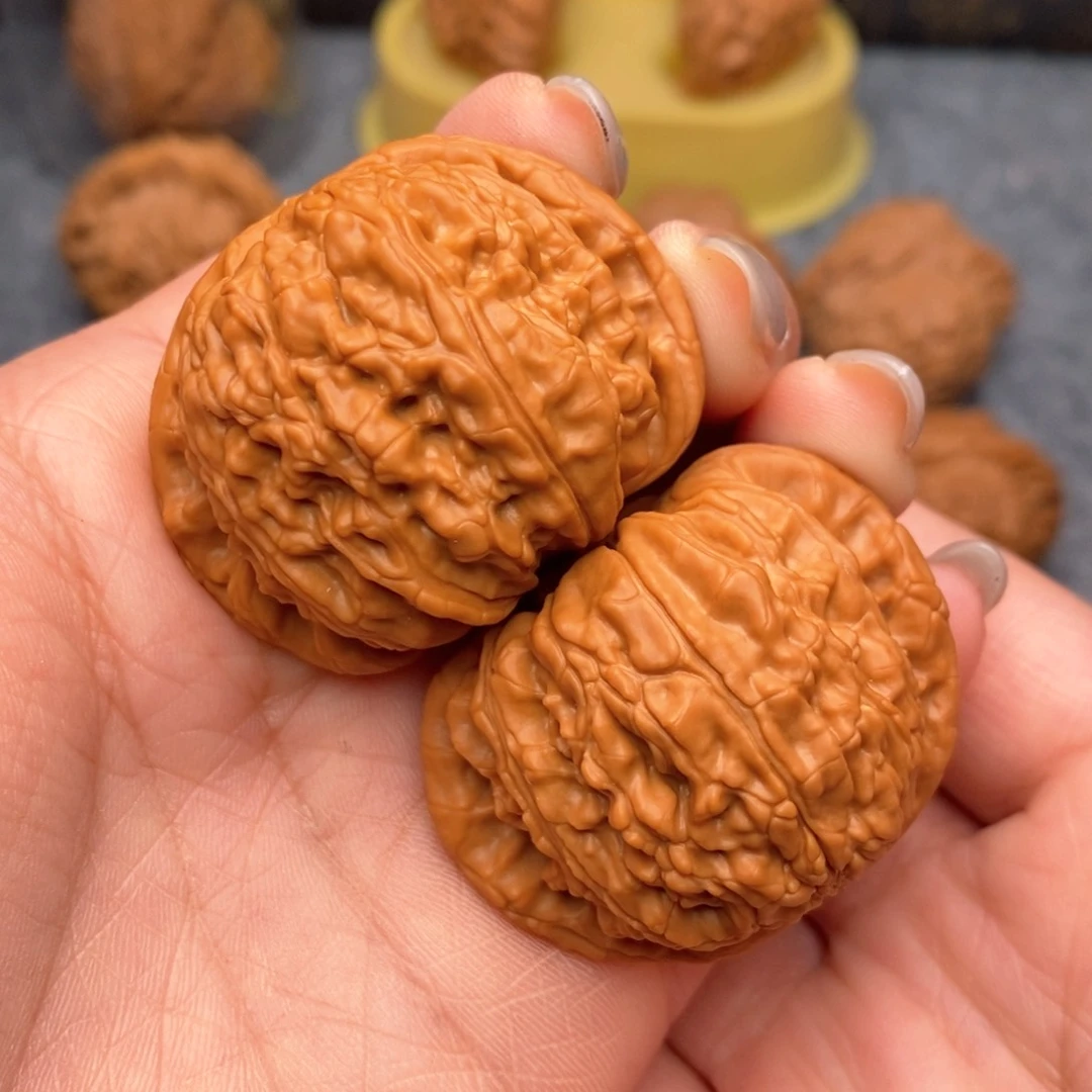 文玩核桃把件闷尖球白43