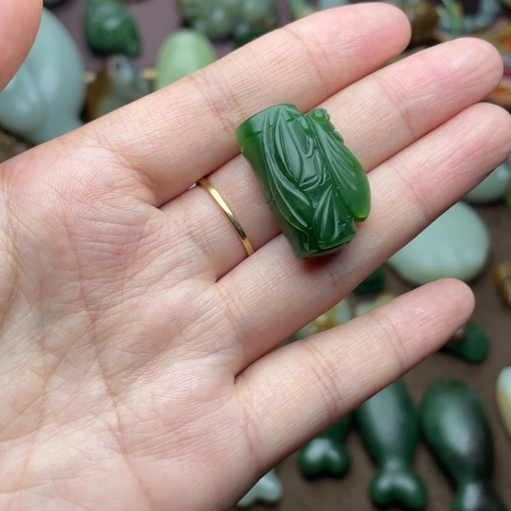 【闪购商品】颈饰未镶嵌和田玉招**金