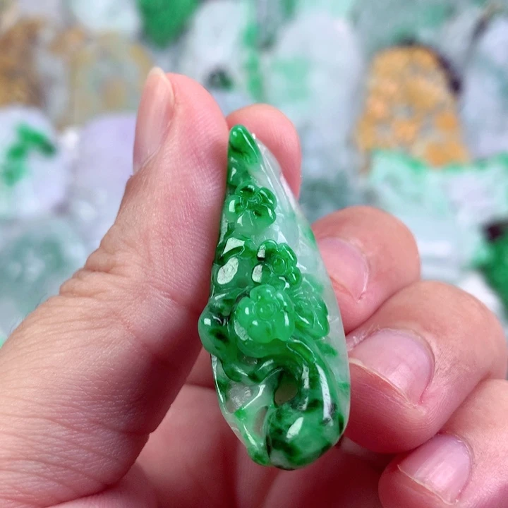 吊坠(不含链)未镶嵌翡翠