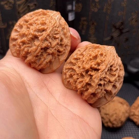 核桃手把件满天星狮子头