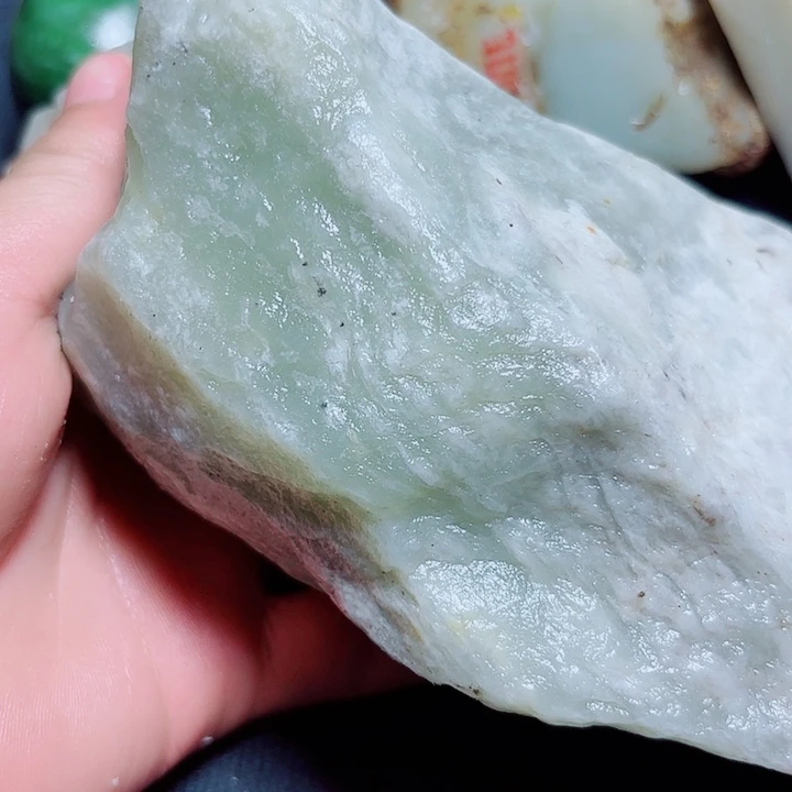 和田玉（糖玉）未镶嵌珠宝奇石