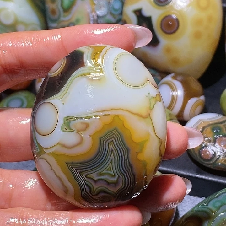 玛瑙/玉髓未镶嵌珠宝奇石64