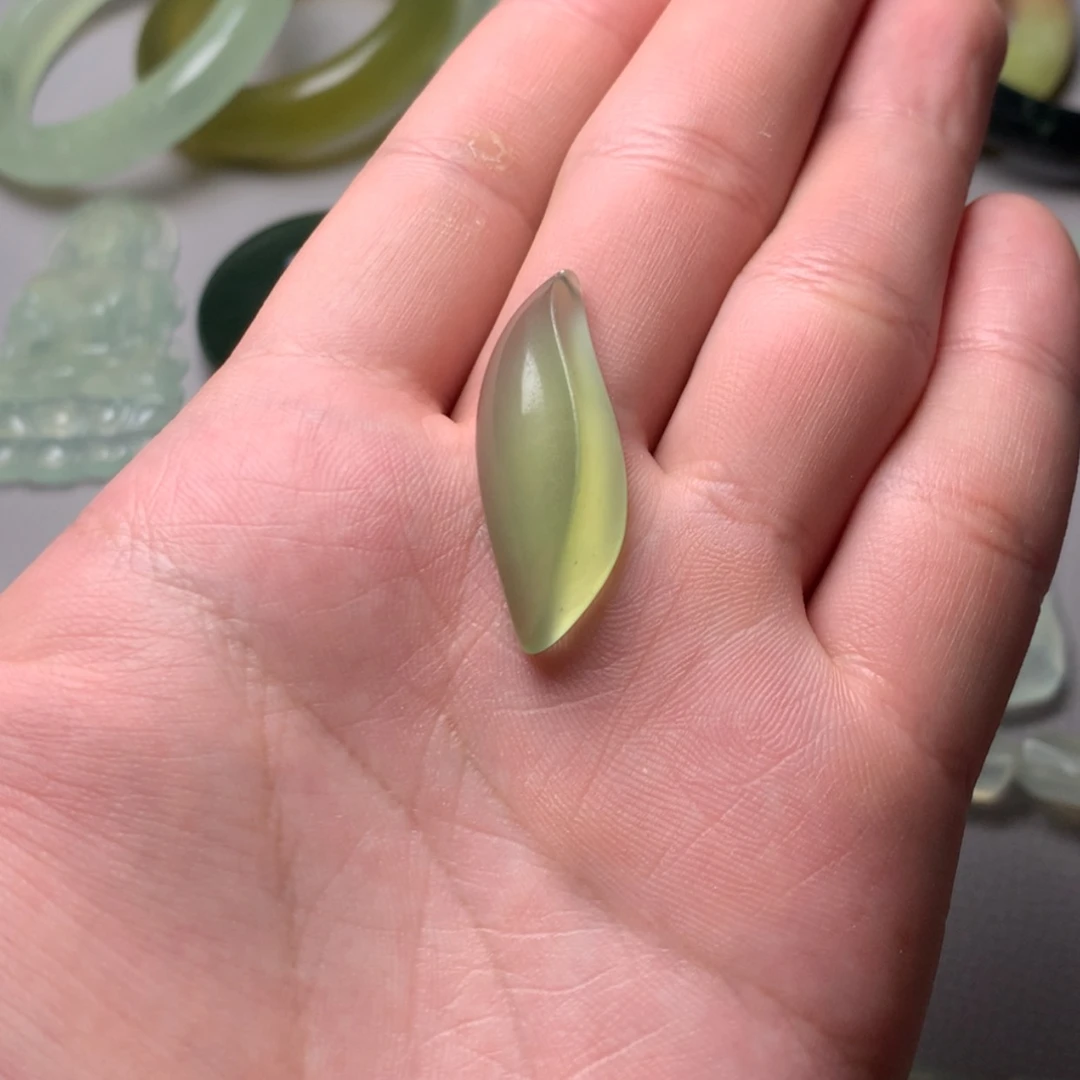 【闪购商品】蛇纹石玉未镶嵌岫玉