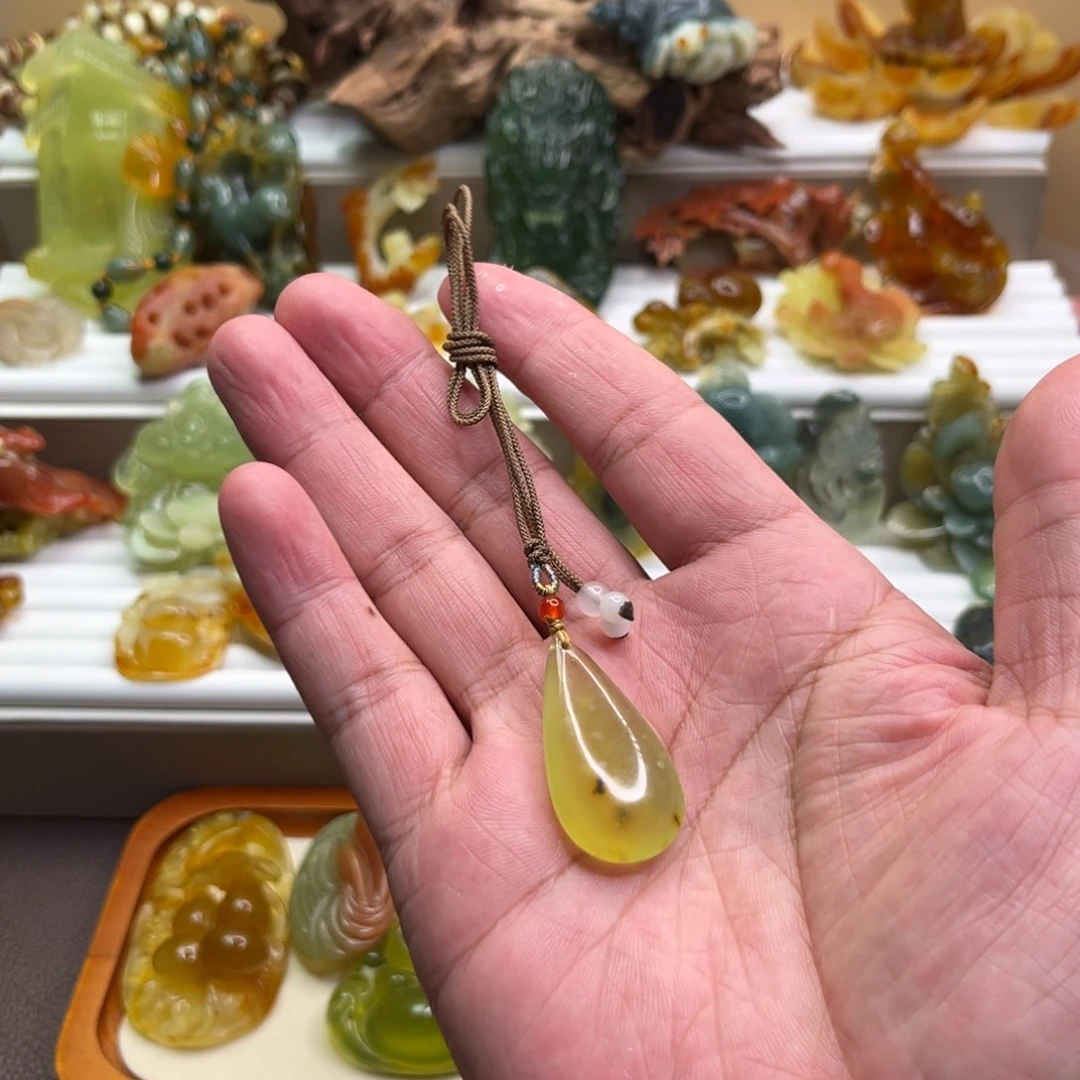 蛇纹石玉未镶嵌珠宝奇石