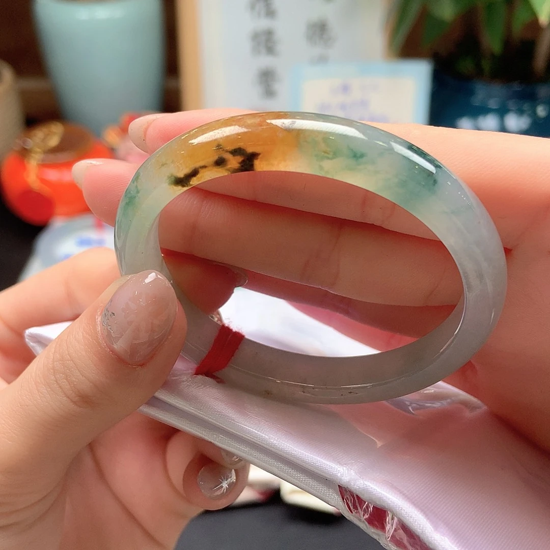 翡翠未镶嵌手镯黄加绿冰飘花贵妃46号