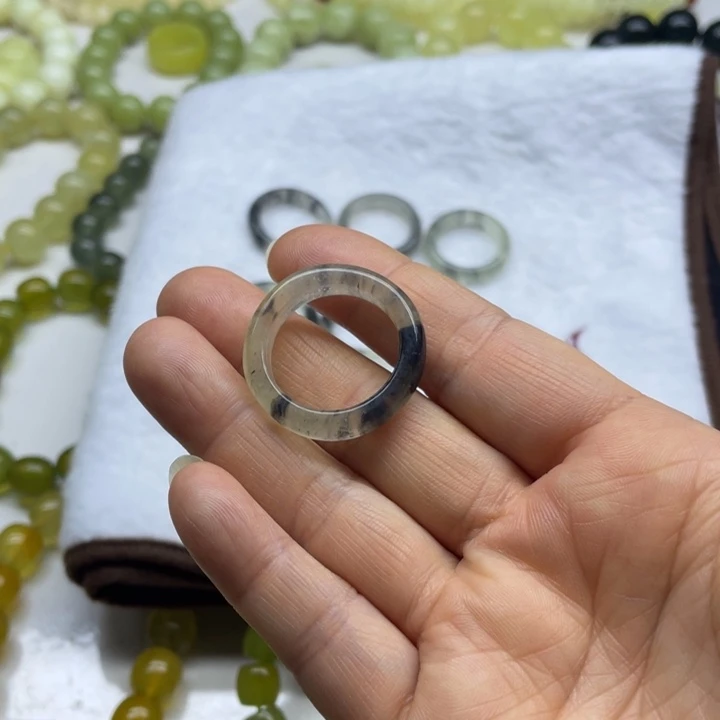 蛇纹石玉戒指合金清**莱