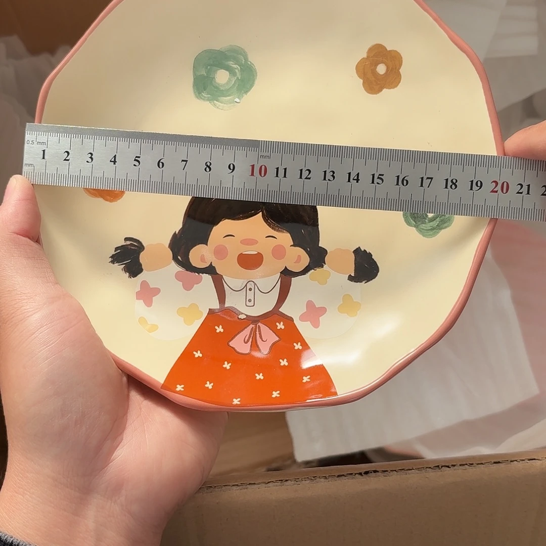 瑕疵，有一处露白。。。