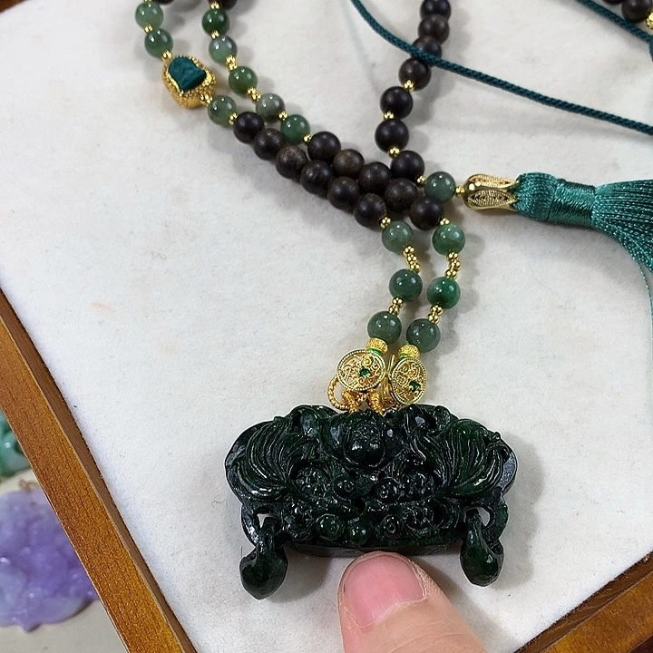 翡翠未镶嵌颈饰翡翠吊坠