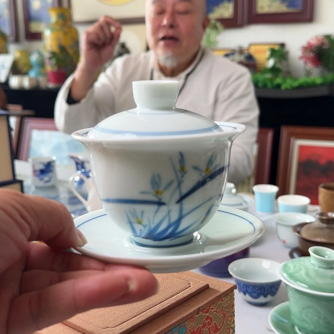 手工手绘兰花三才盖碗