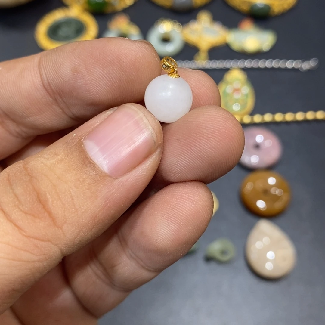 和田玉颈饰18K金镶嵌