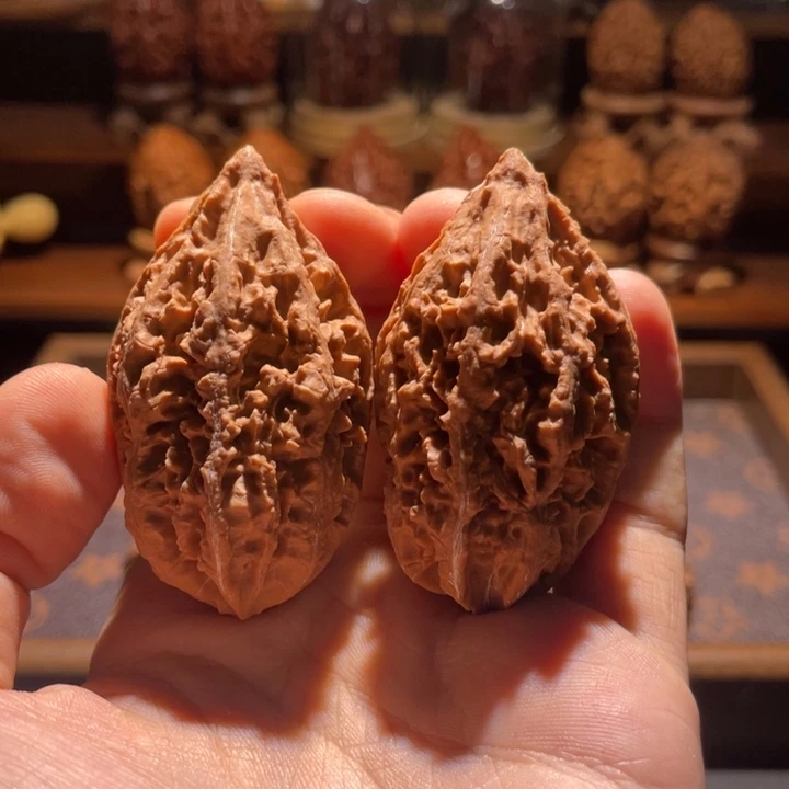 文玩核桃吊坠雾****华聚核财睿6