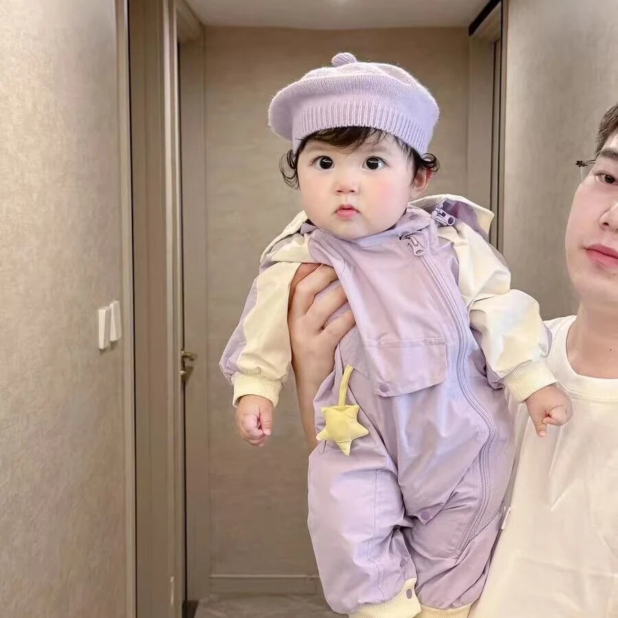 小月龄多巴胺穿搭冲锋衣早秋连体衣婴儿衣服秋季可爱宝宝包屁衣