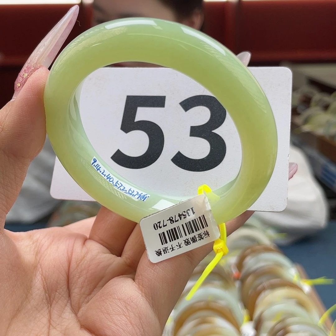 未镶嵌手镯和田玉特色小满翠！