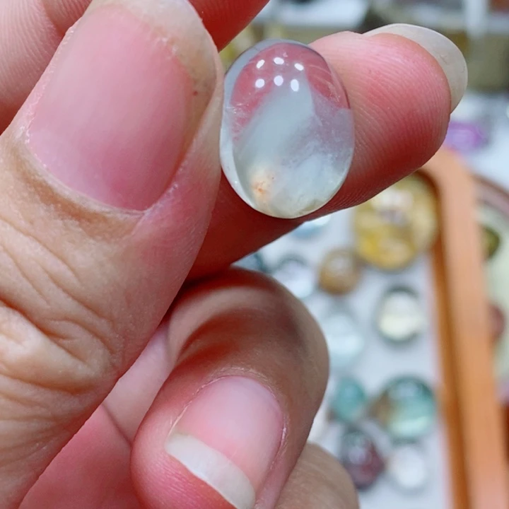 未镶嵌颈饰水晶绕***圈水晶