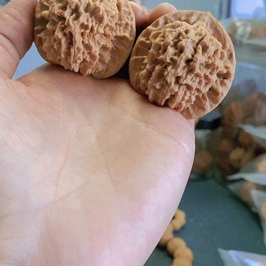 【闪购商品】把件文玩核桃44红皮乾隆纹