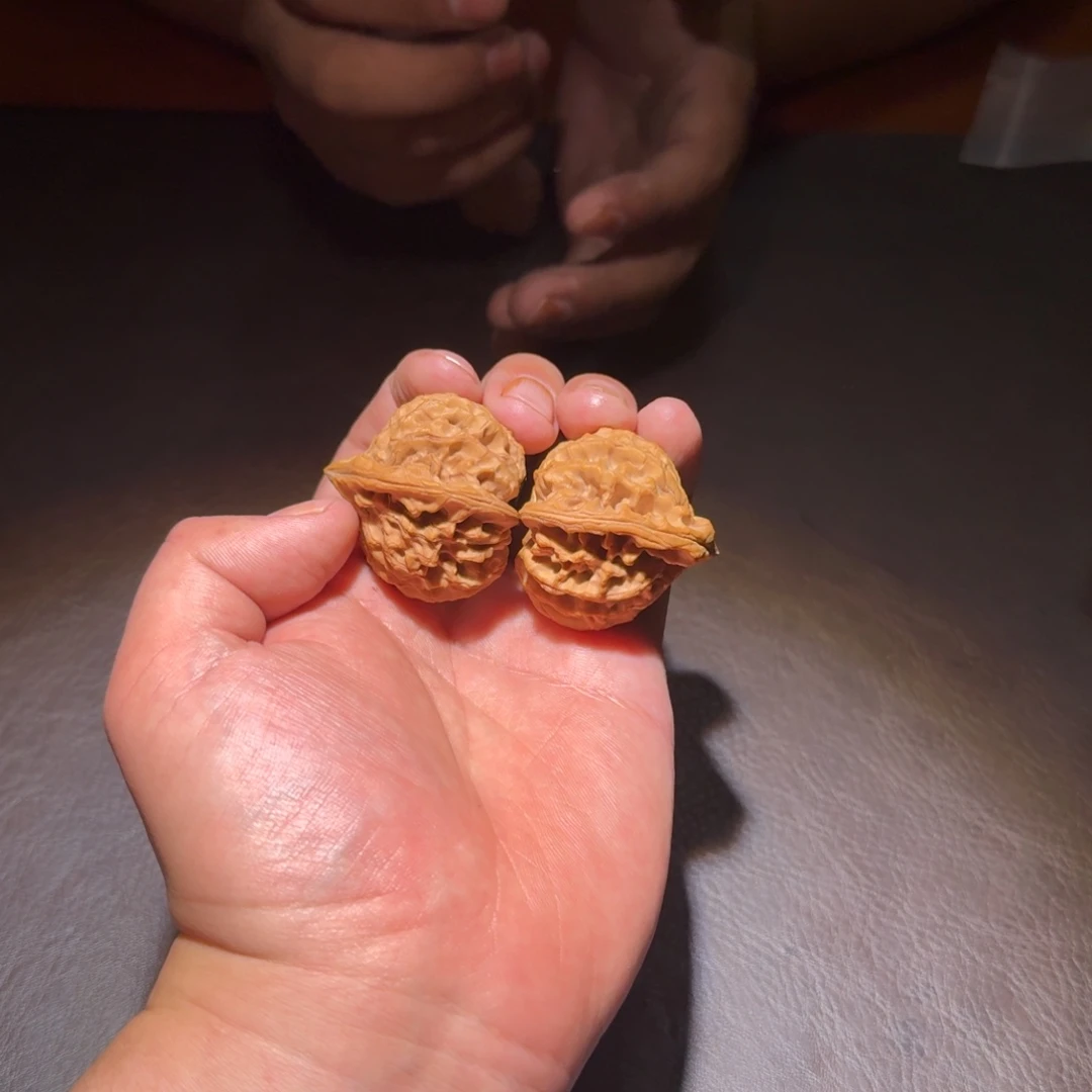 文玩核桃吊坠龙门涧
