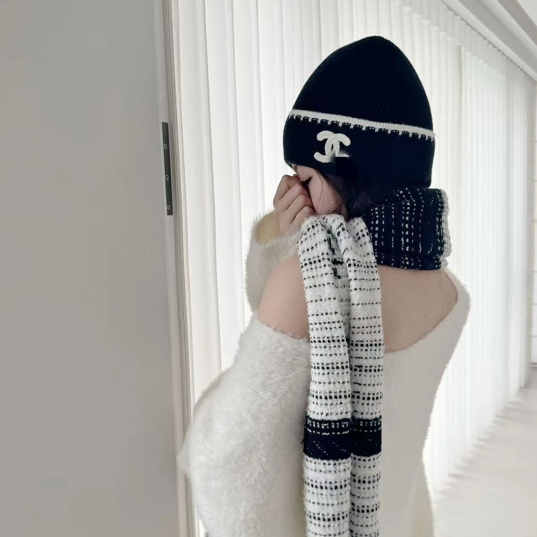 轻职风优雅街头风无檐法式帽子秋冬百搭绒帽时尚冷帽小香针织帽