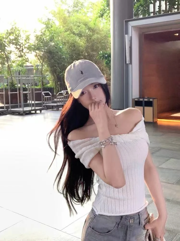 梦梦 MENGMENG｛韩女天菜 纯欲修身收腰一字肩扭结针织抹胸上衣}