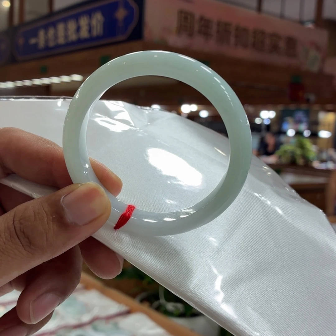 未镶嵌手镯翡翠手镯
