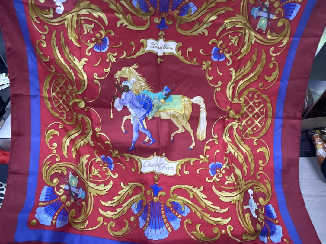 未使用 Hermes/爱马仕 土耳其骏马图案丝巾