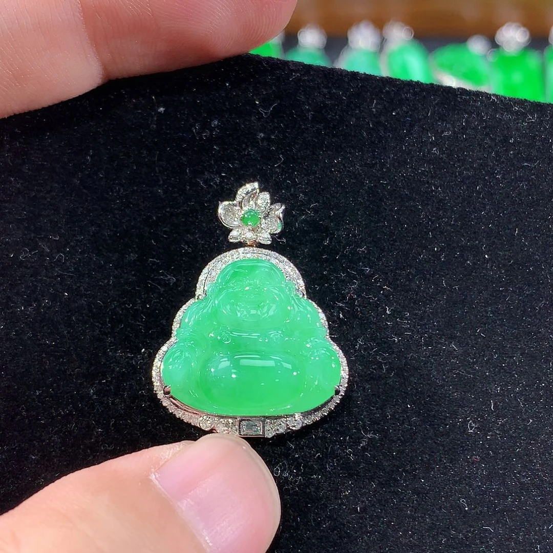 翡翠18K金镶嵌颈饰