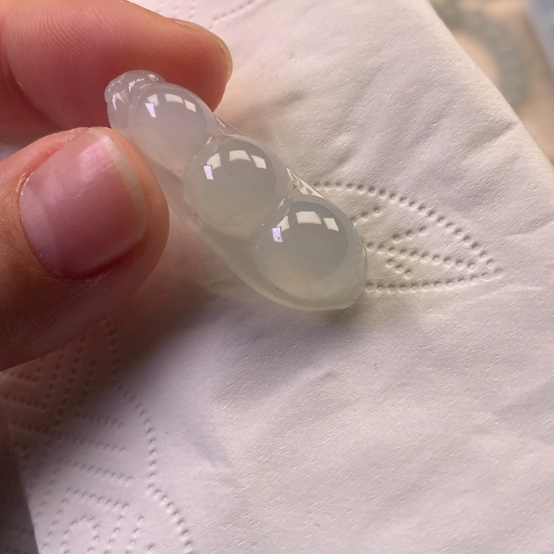 翡翠未镶嵌颈饰天然翡翠豆子