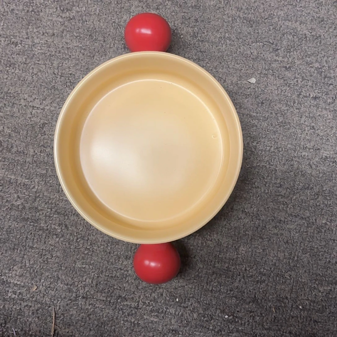 白瓷黄色双耳球球