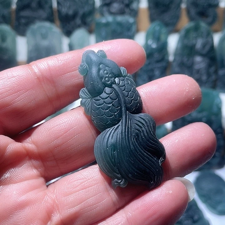 定制翡翠未镶嵌金鱼