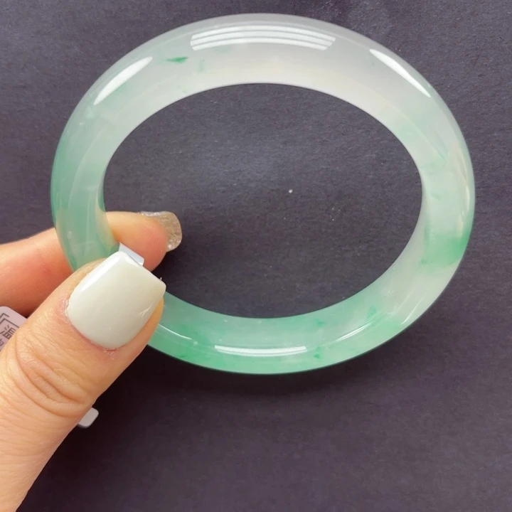 石英岩玉未镶嵌手镯