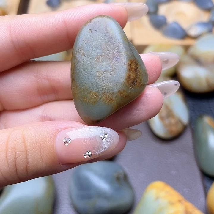 和田玉未镶嵌颈饰2