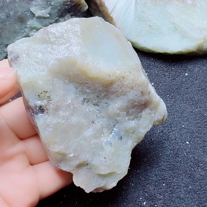 未镶嵌和田玉（糖玉）珠宝半成品