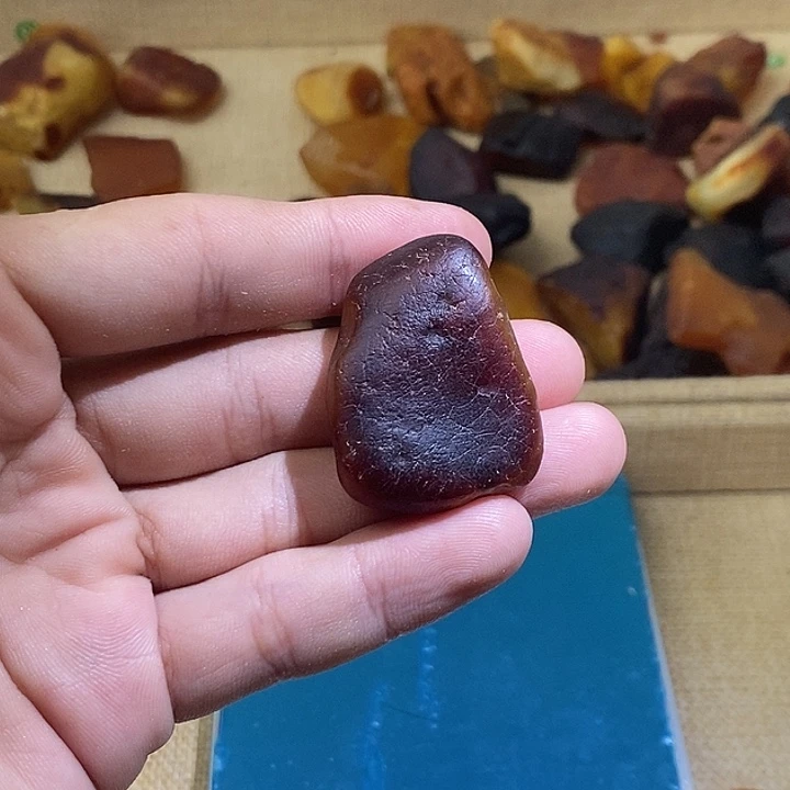 琥珀未镶嵌裸石金绞蜜