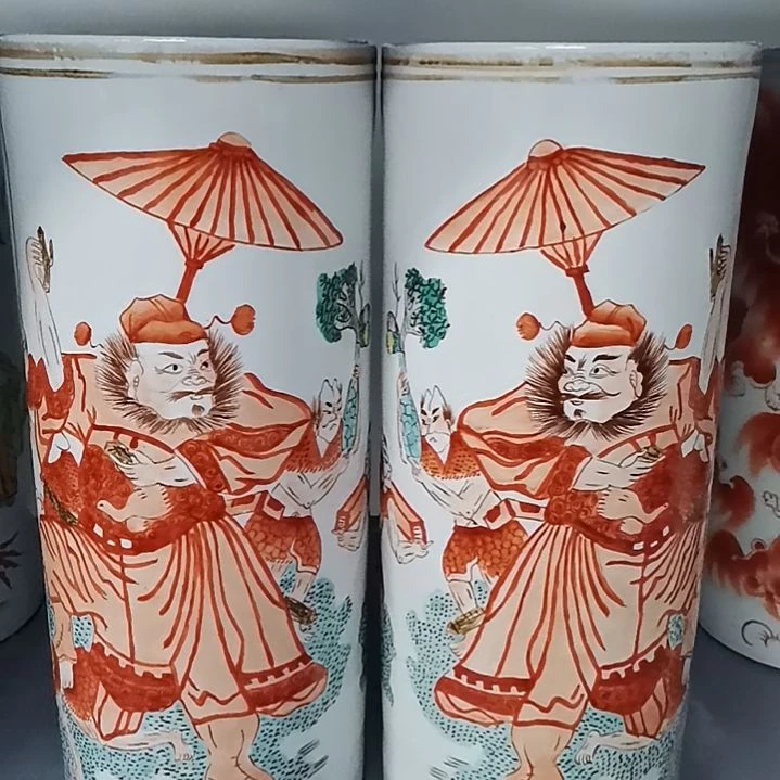 壶旭**升钟馗人物帽筒一对