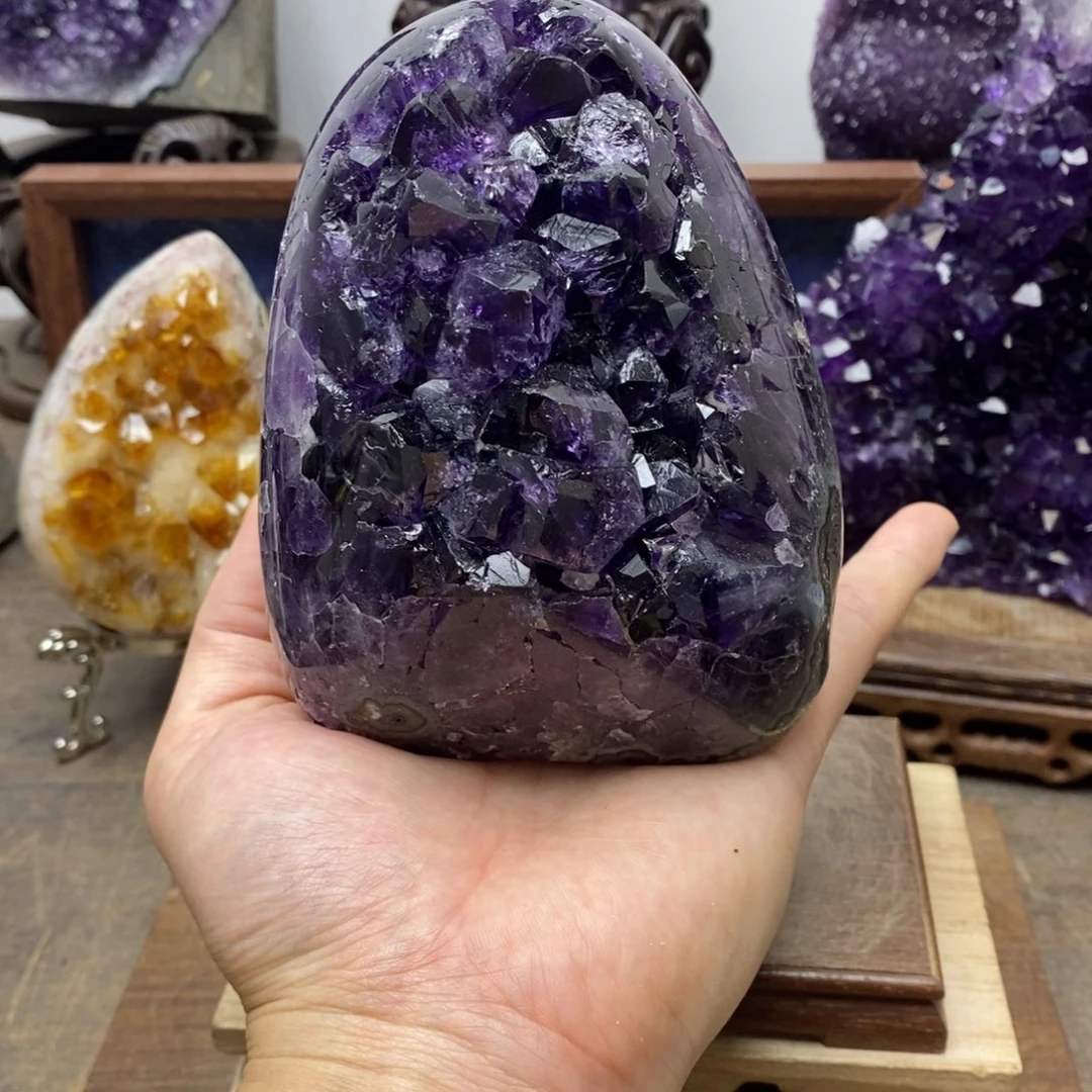 未镶嵌水晶大型摆件（非配饰）