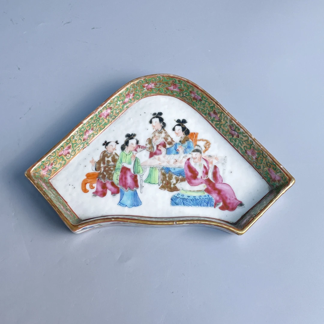 晚清广彩人物故事三角盘-M25GJ002116