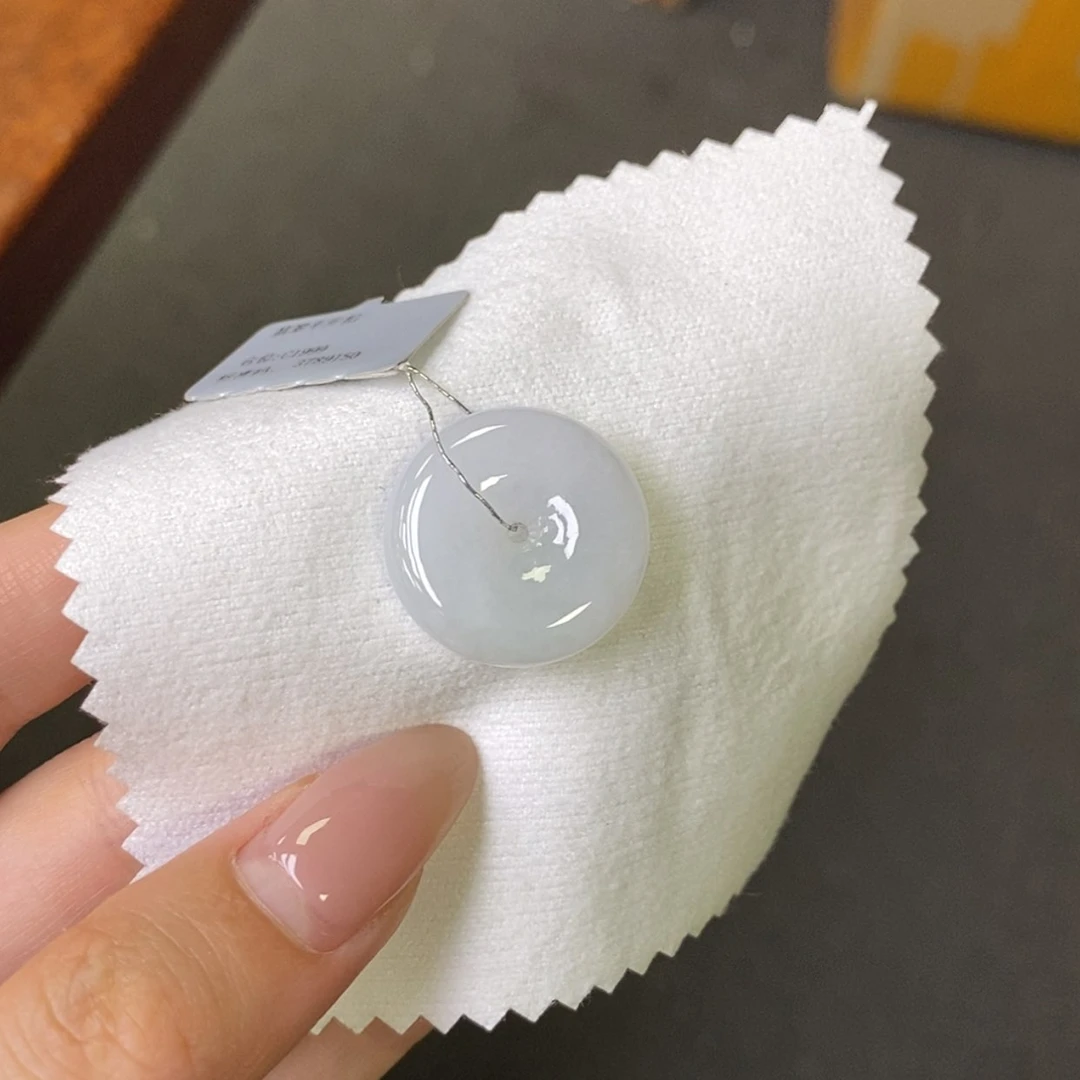 【闪购商品】翡翠未镶嵌颈饰平安扣