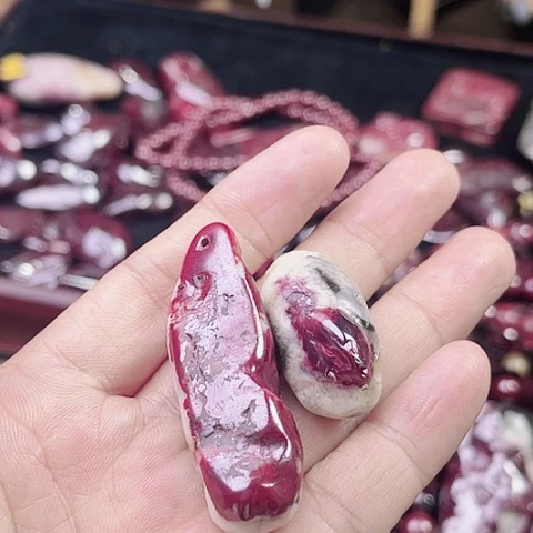 【闪购商品】天然辰砂八**仔天然原矿朱砂吊坠