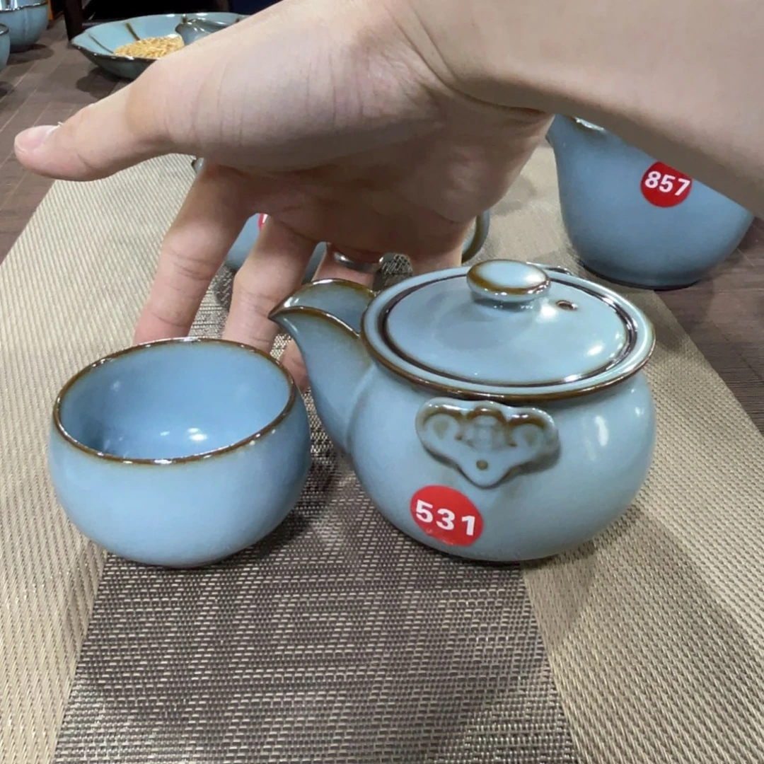 瓷片。。。。。。。。。。。。。小微瑕